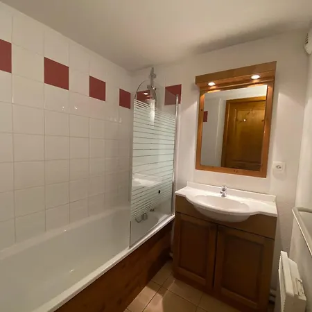 Duplex Avec Piscines Et Parking Proche Centre - Fr-1-624-12 *